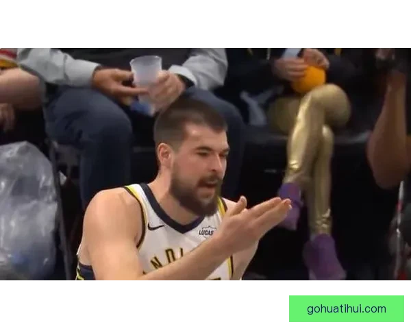 祖巴茨回应被打肿头不犯规称裁判判定克林根空接下次也要抡肘子