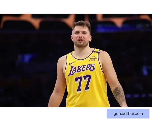 东契奇荣膺生涯第七次月最佳场均37+8+7表现出色 获防守提名